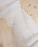 Mantovana H 17 cm - CUORE BIANCO CON DUE FIORELLINI