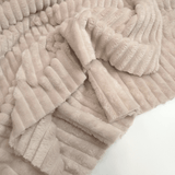 Geripptes Kunstfell, H 140 cm – CREME