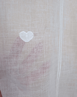 Tenda a vetro ricamata - CUORE BEIGE