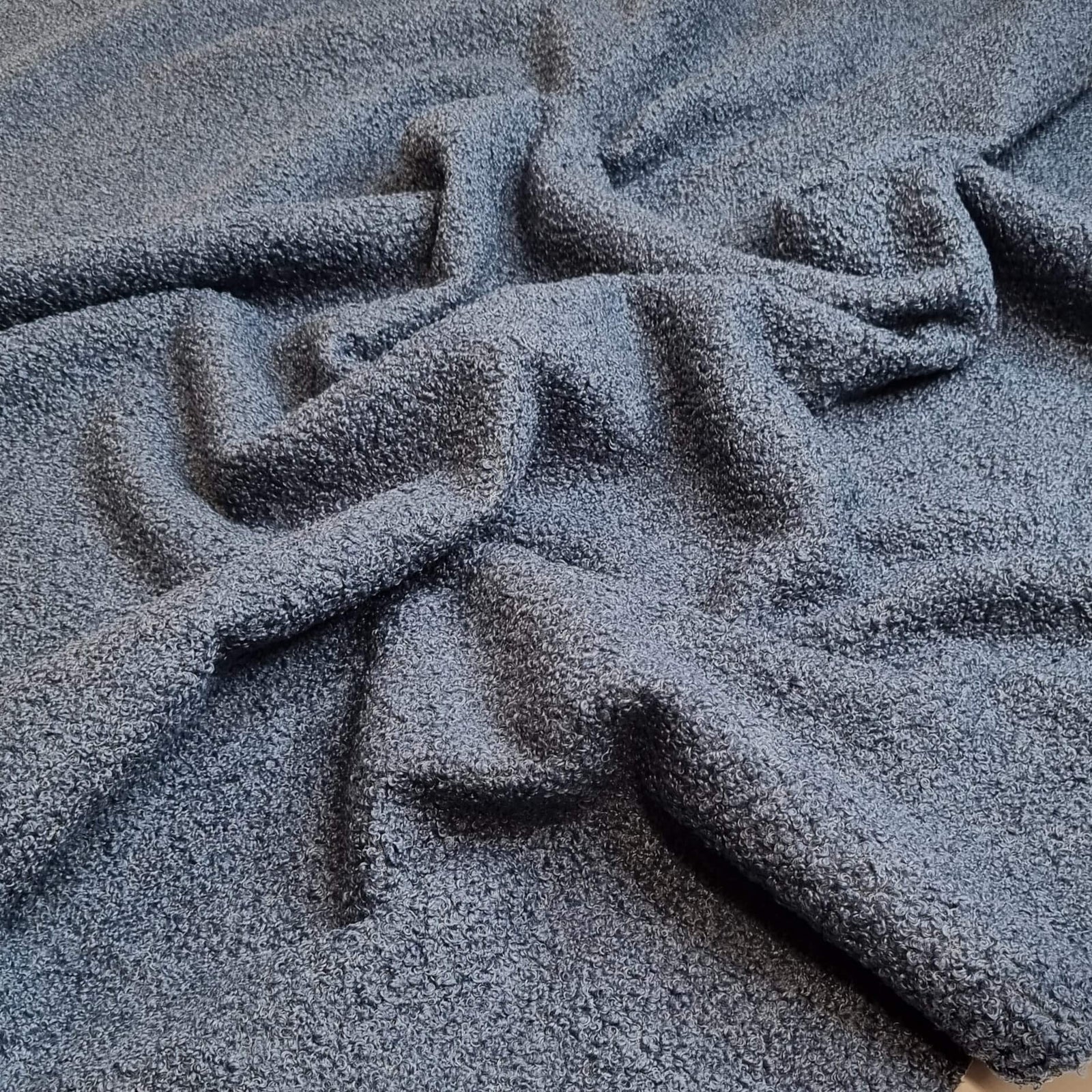 Kt KILOtela - Tessuto riciclato arredo casa - 14% lino, 86% cotone, riciclato (76% GRS) - Finitura Lavaggio Arrugato Vintage - Retale 100 cm Lunghezza x 280 cm Larghezza | Grigio Asfalto